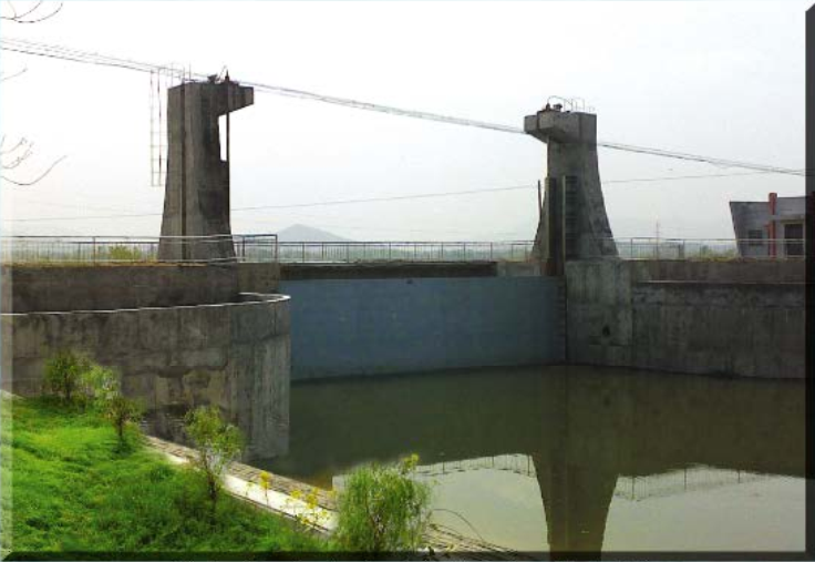 双吊点集成式直升闸门